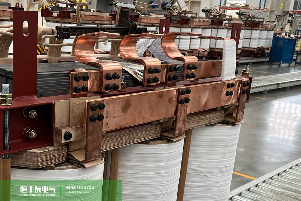 Generación de energía fotovoltaica, transformador de refuerzo de doble División