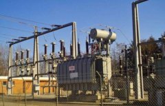 ¿Cómo transmite energía eléctrica un transformador en funcionamiento?